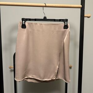 Wilfred (Aritzia) Satin Mini Skirt